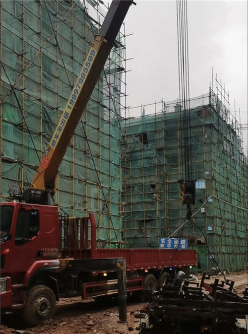 靖边县“慢工细活”—— 吊车的 “微动控制” 技术