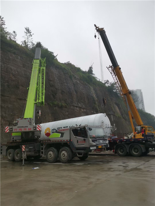 靖边县“不怕风雨冻”—— 吊车的 “恶劣环境适应” 技术